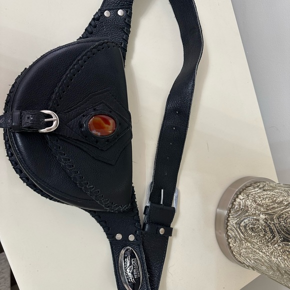 Milwaukee Leather Bag - Picture 2 of 9